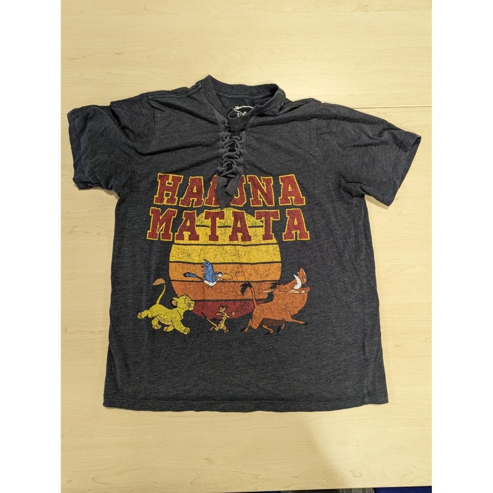 Hakuna Matata t-shirt - Size Large - Cool design!!! EUC